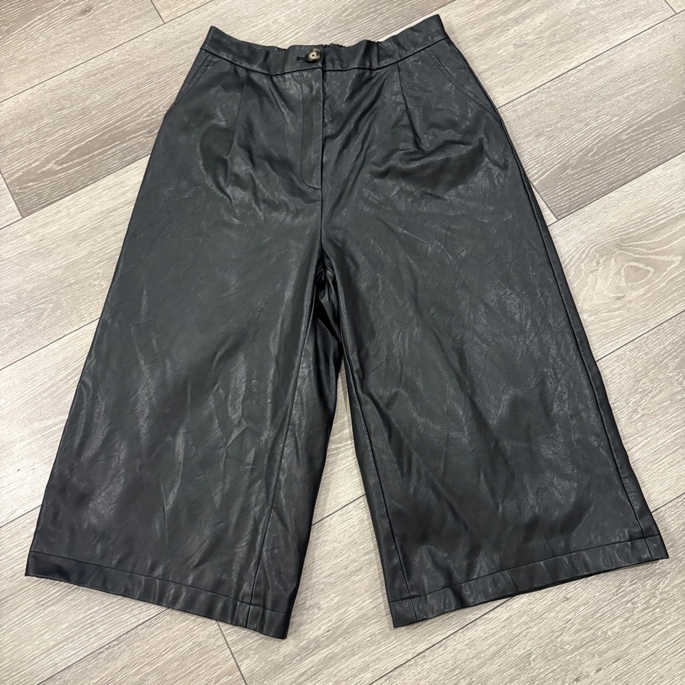 J.ING Black Faux Leather Culottes Size Large